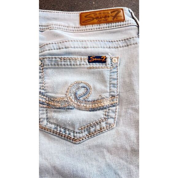 Seven7 Denim Mid Rise Light Wash shorts size 12 - Picture 8 of 8